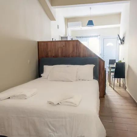 γκαρσονιέρα 2 δίπλα στη θάλασσα! Apartment Antikyra