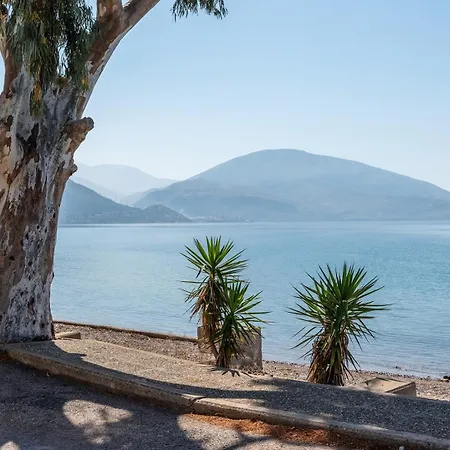 γκαρσονιέρα 2 δίπλα στη θάλασσα! Apartment